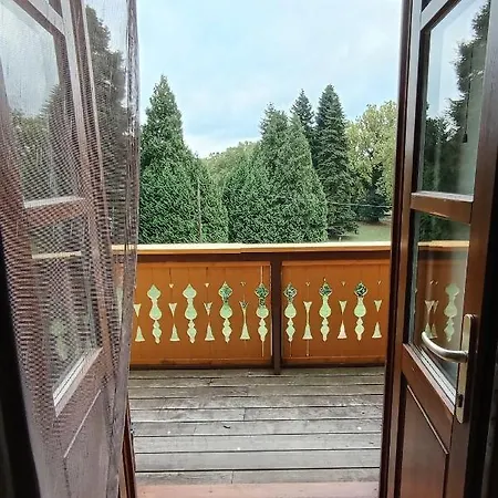 Couette-café Sasréti Vadászkastély Almamellék