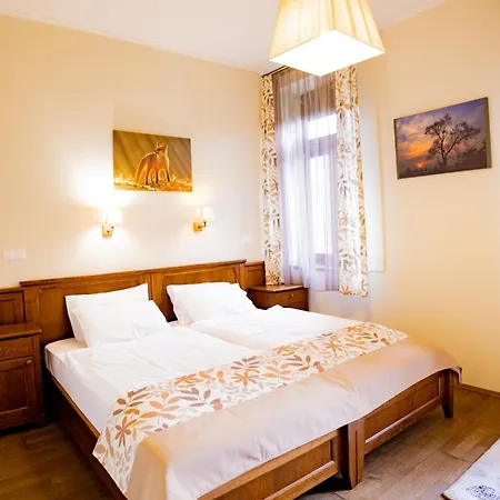 Sasréti Vadászkastély Couette-café