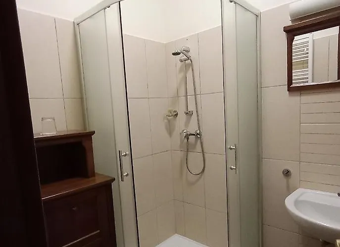 Sasréti Vadászkastély Bed and breakfast Almamellék